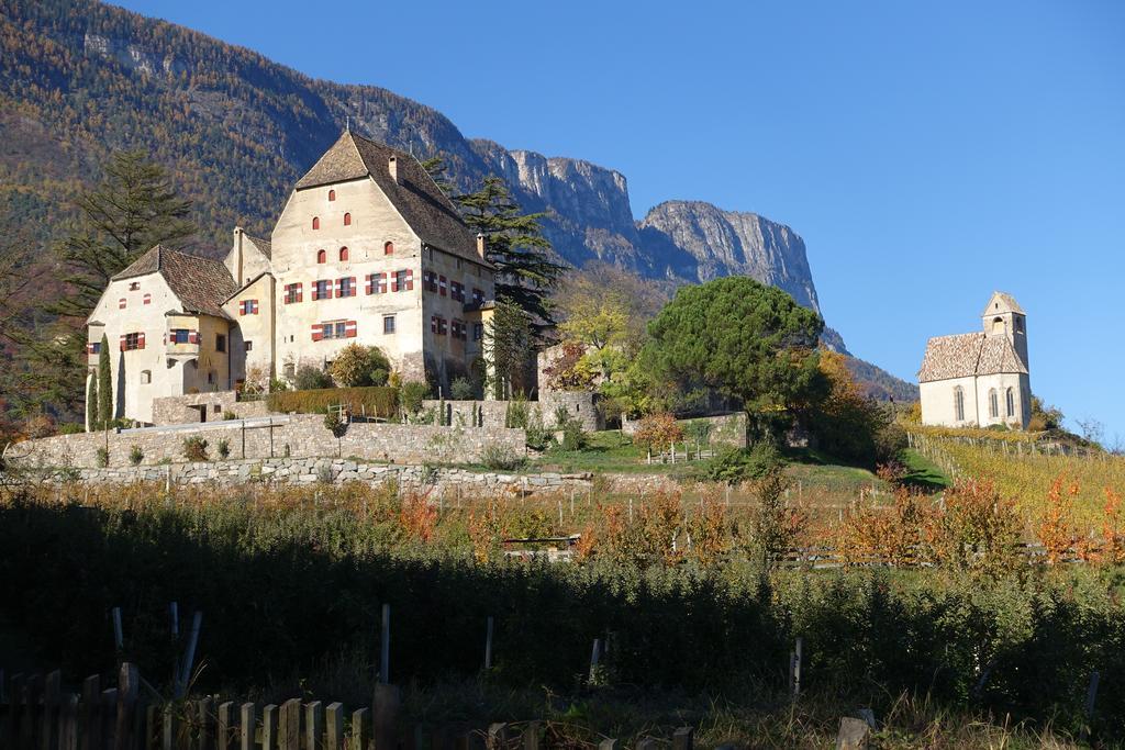 Schloss-Hof Appiano Sulla Strada Del Vino Luaran gambar