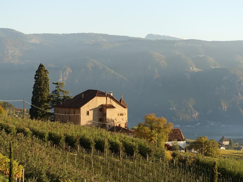 Schloss-Hof Appiano Sulla Strada Del Vino Luaran gambar