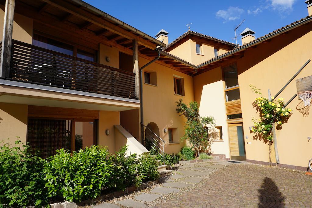 Schloss-Hof Appiano Sulla Strada Del Vino Luaran gambar